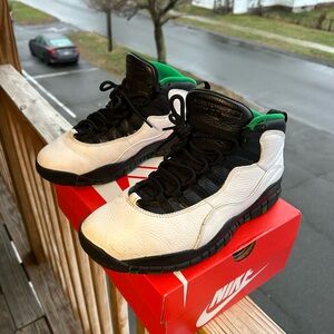 Seattle 10s Size 10